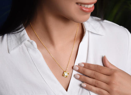 Elegant Love Knot Necklace